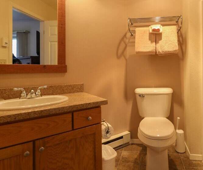 شقة غرفة واحدة, Meadow Lake Resort & Condos