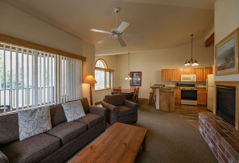 شقة غرفة واحدة, Meadow Lake Resort & Condos