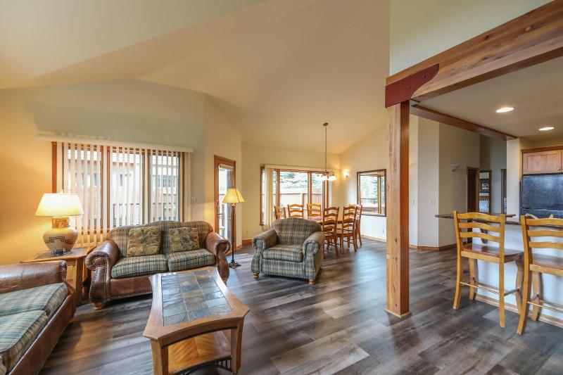 חדר סטנדרט עם מיטת קינג, Meadow Lake Resort & Condos