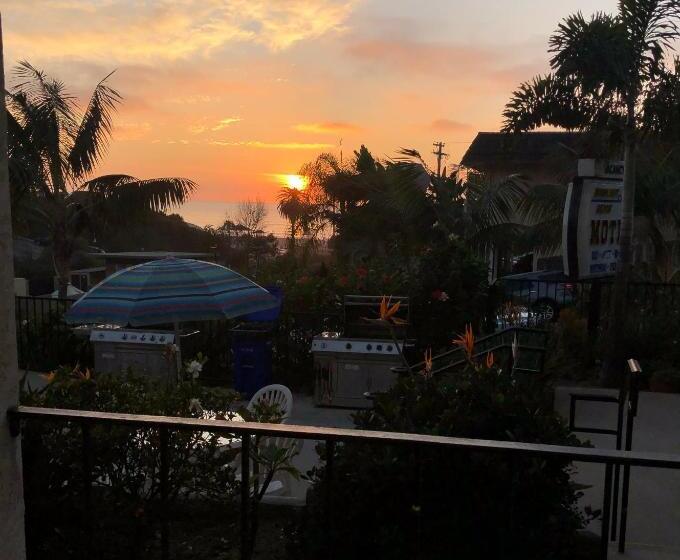 جناح عائلي, Moonlight Beach Motel