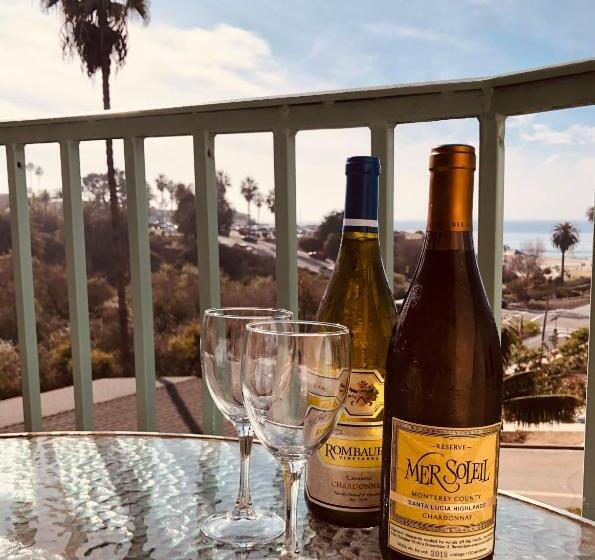 غرفة ديلوكس مطلّة علي البحر مزوَّدة بشُرفة, Moonlight Beach Motel