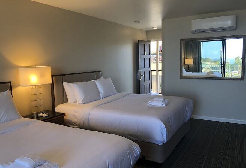 غرفة ديلوكس مطلّة علي البحر مزوَّدة بشُرفة, Moonlight Beach Motel