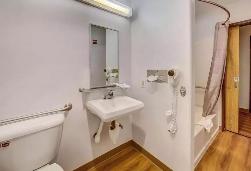 身障者適用スタンダードルーム, Motel 6sutherlin, Or