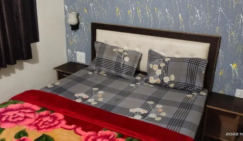 スタンダードルーム, Bigbrother Hostel