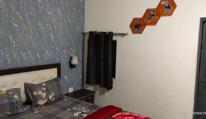 スタンダードルーム, Bigbrother Hostel