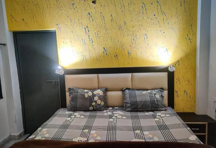 スタンダードルーム, Bigbrother Hostel