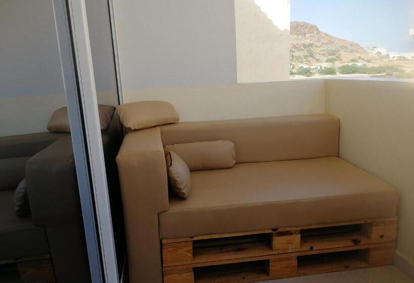 آپارتمان 1 خوابه با چشمانداز باغ, Terra Kriola