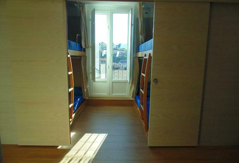 Номер Стандарт Четырехместный Совместный Санузел, Hostel Albergue O Mesón
