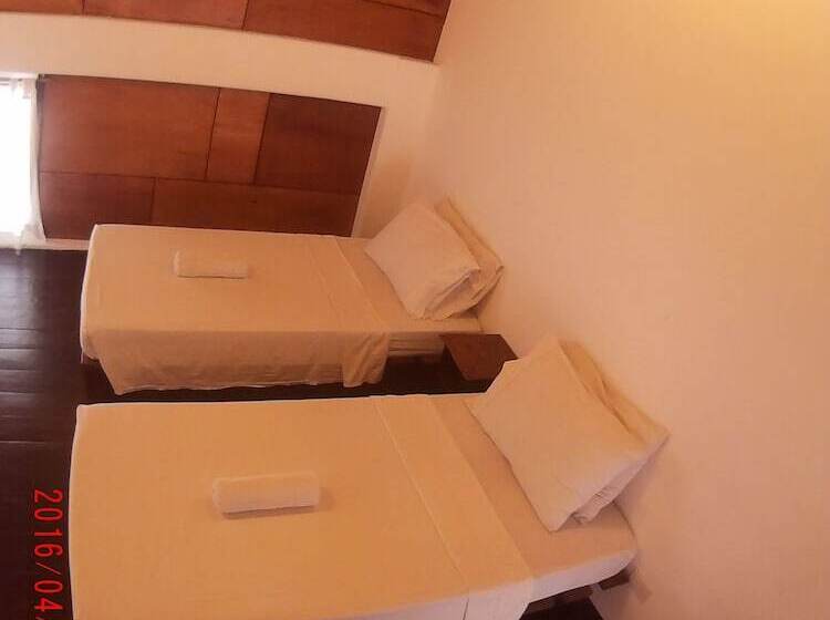 Camera Familiare, Boracay Coco Huts