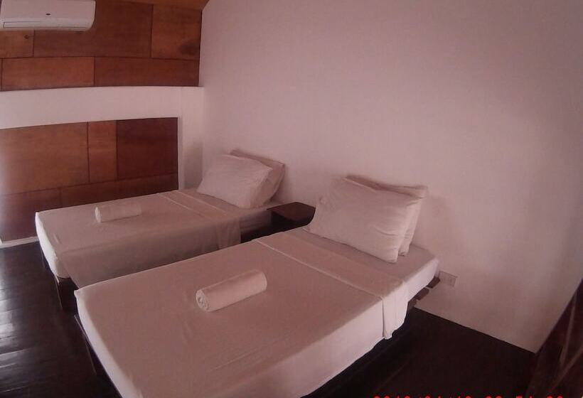 Camera Familiare, Boracay Coco Huts