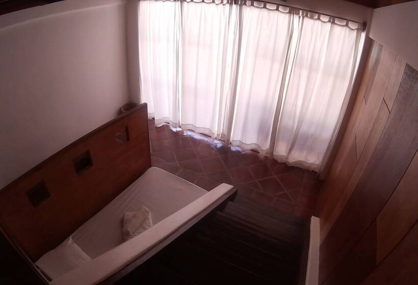 Camera Familiare, Boracay Coco Huts