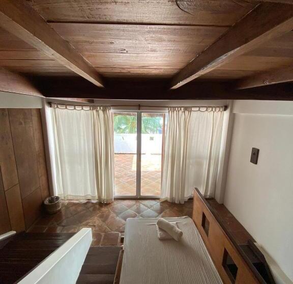 Camera Familiare, Boracay Coco Huts