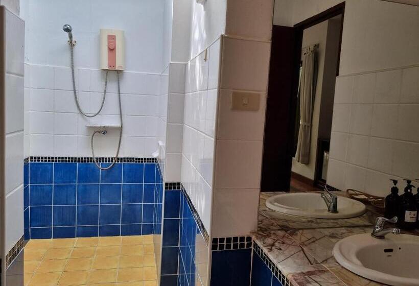 חדר דלוקס עם מרפסת, Samui Honey Backpacker Bungalow