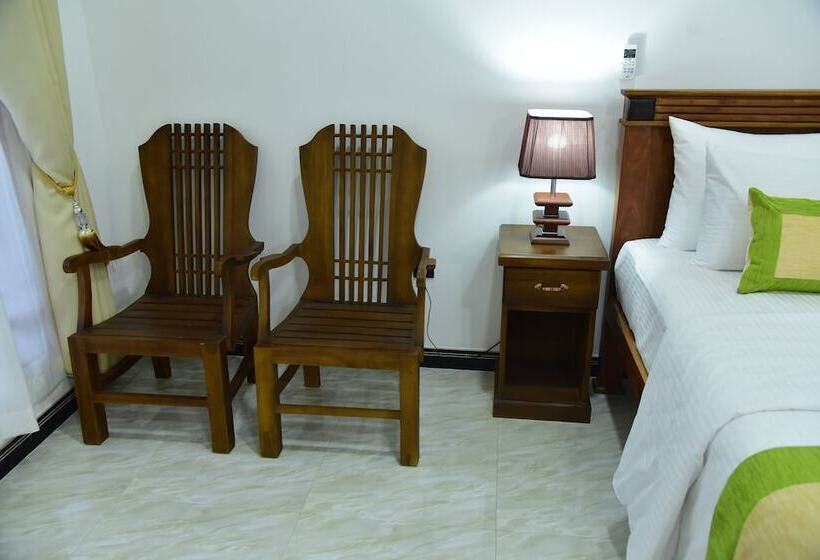 Deluxe Rum, L S Lanka