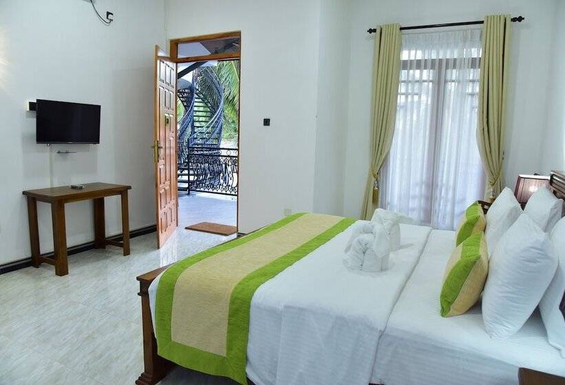 Deluxe Rum, L S Lanka