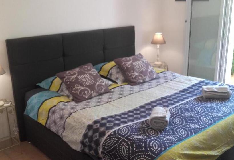 Standard room with outdoor bath, Frederique Lavande Bleue