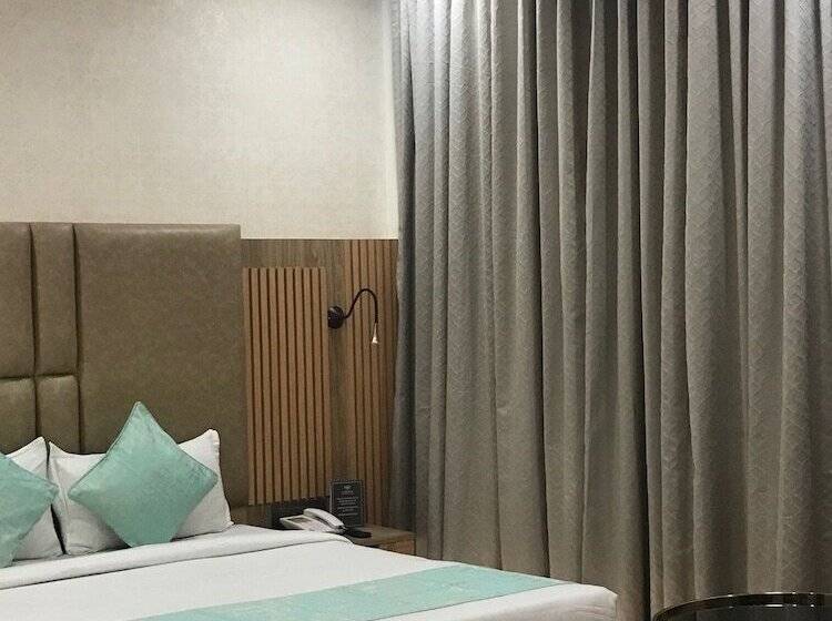 חדר דלוקס, Nataraj