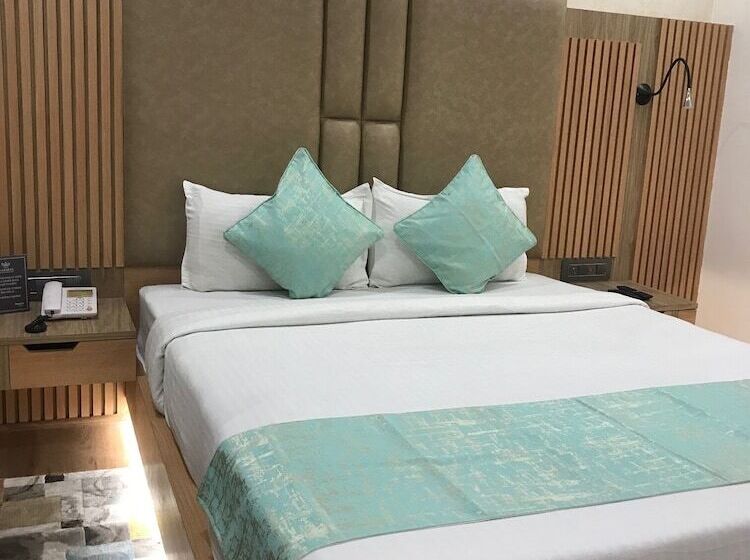 חדר דלוקס, Nataraj