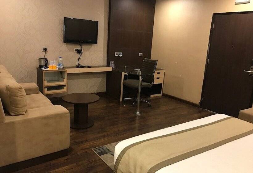 חדר קלאב, Nataraj