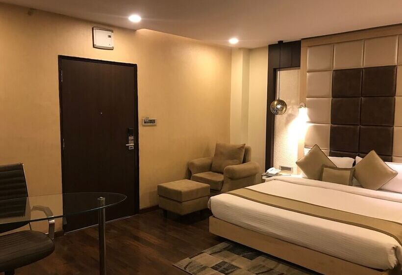 חדר קלאב, Nataraj