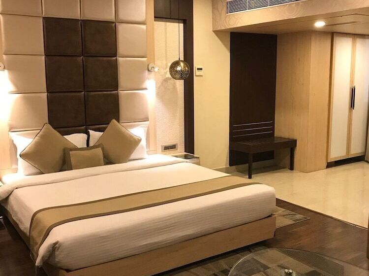 חדר קלאב, Nataraj