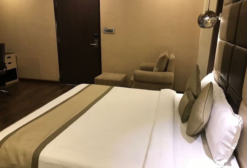 חדר קלאב, Nataraj