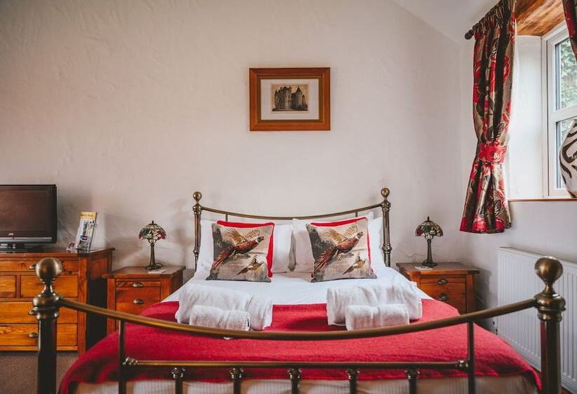 Номер Стандарт, Home Farm & Lodge