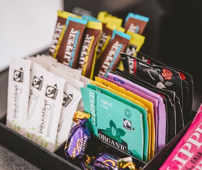 جناح كلاسيكي, Home Farm & Lodge