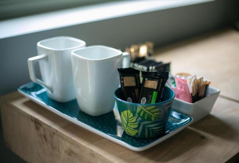 غرفة قياسية, The Cowdray Arms