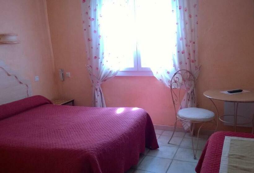 Номер Стандарт, Les Cavalets