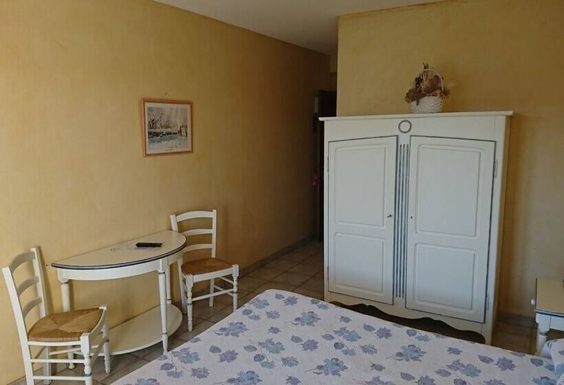 חדר סטנדרט עם טרסה, Les Cavalets