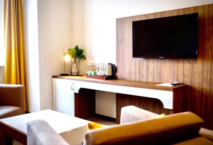 سوییت اجرایی, Nadodrzański Dwór   Nowa Sól