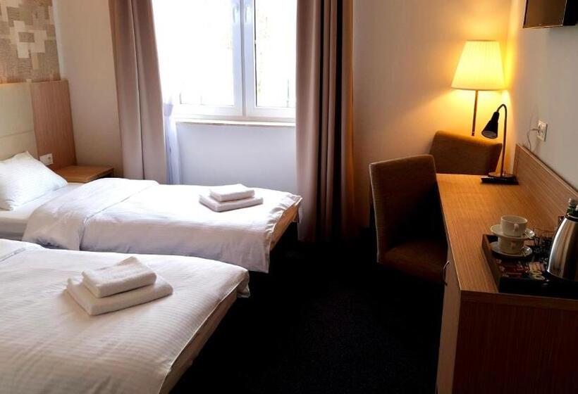 اتاق استاندارد یک نفره, Nadodrzański Dwór   Nowa Sól