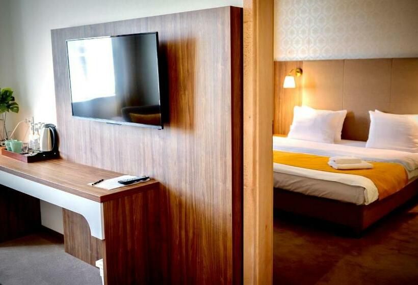 سوییت اجرایی, Nadodrzański Dwór   Nowa Sól