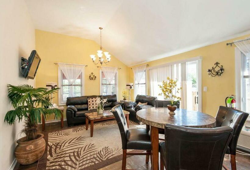 סוויטה משפחתית, The Palms Hotel Fire Island