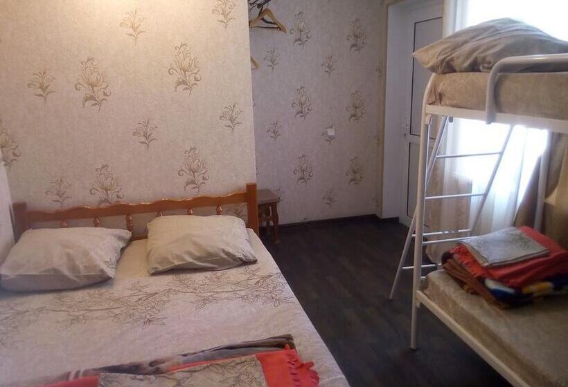 اتاق خانوادگی, Guest House Rendez Vous