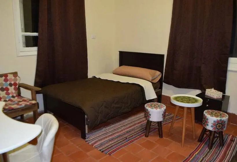 اتاق اکونومی یک تخته, Seed Guest House