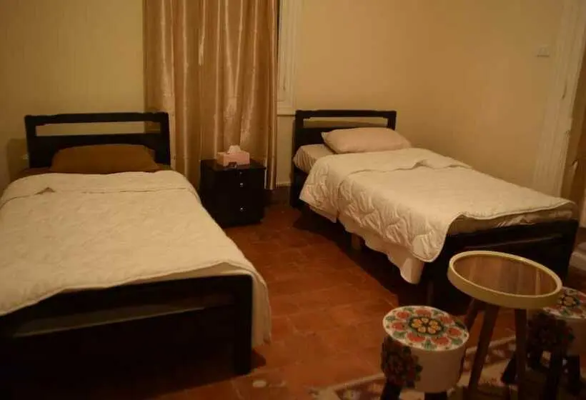 اتاق اکونومی, Seed Guest House