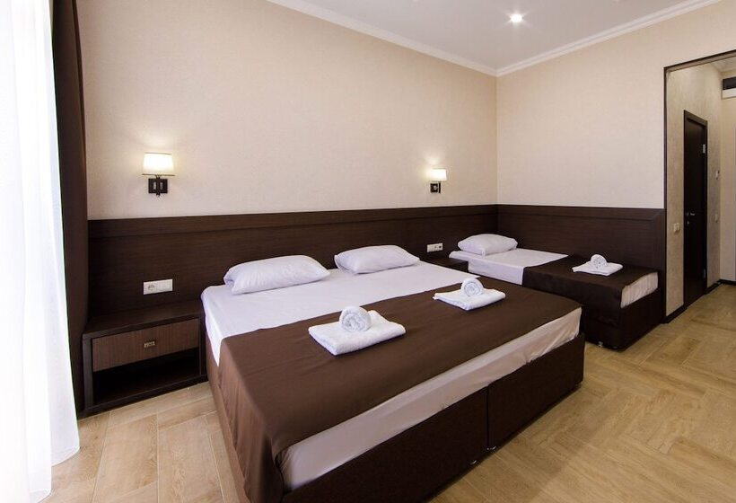 Standard Triple Room with Terrace, Coral