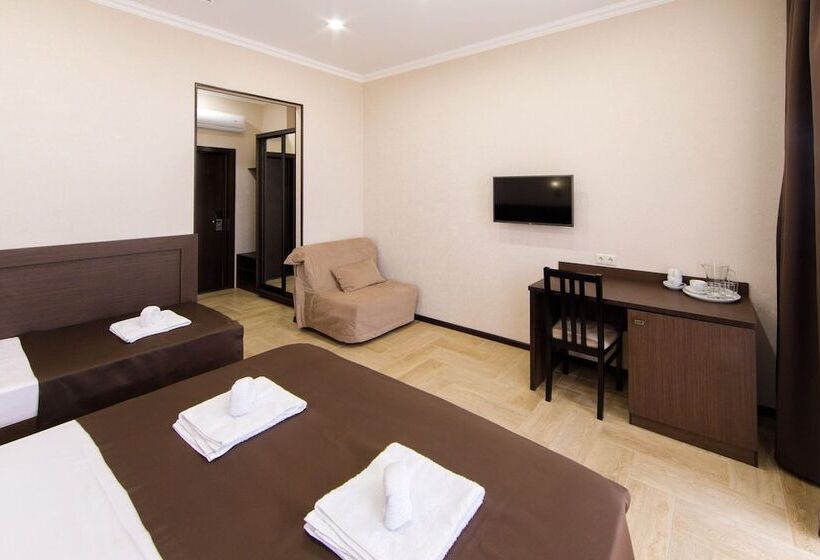 Standard Triple Room with Terrace, Coral