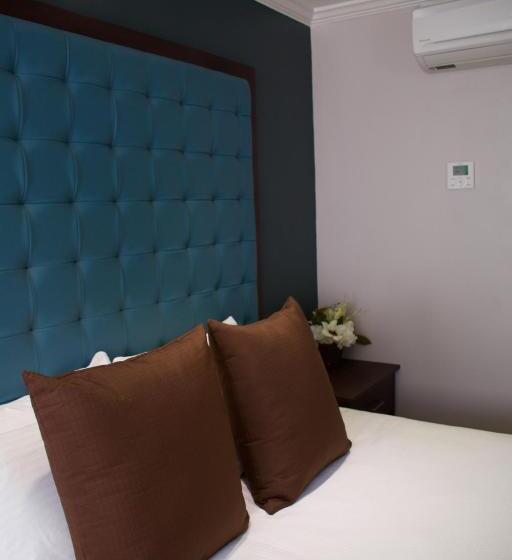 غرفة قياسية سرير كينج, Munras Inn