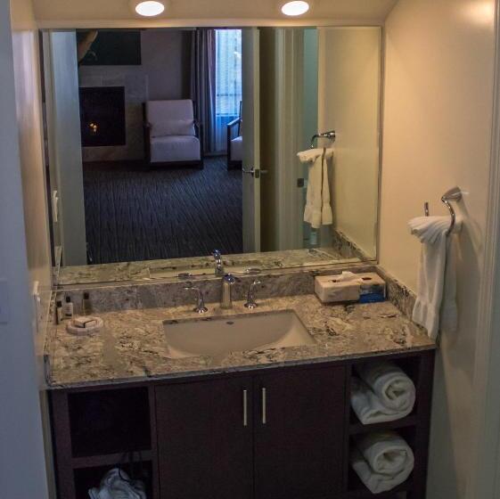 Quarto Estandar Cama King, Munras Inn