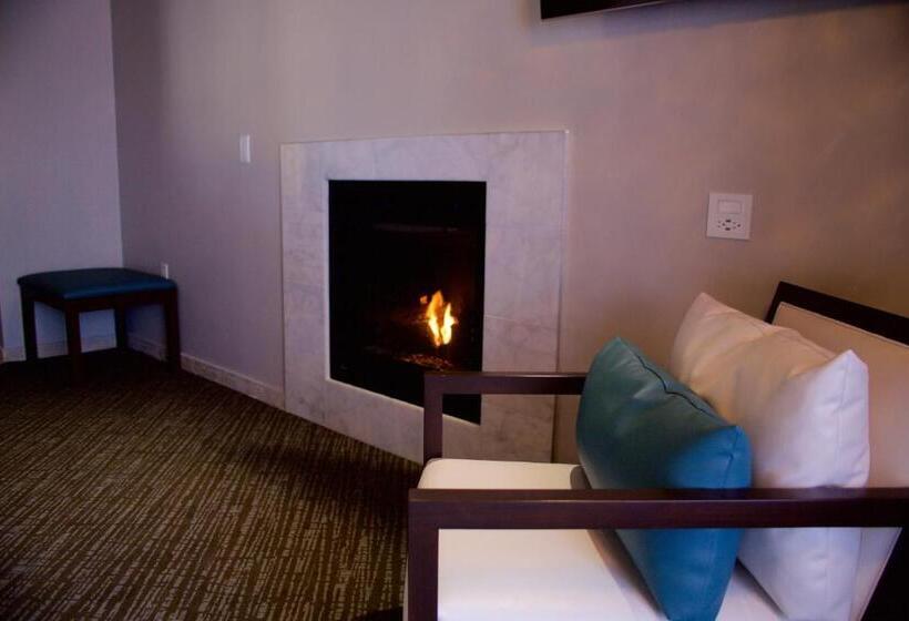 Номер Deluxe Кровать Кинг, Munras Inn