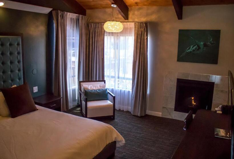 Номер Deluxe Кровать Кинг, Munras Inn