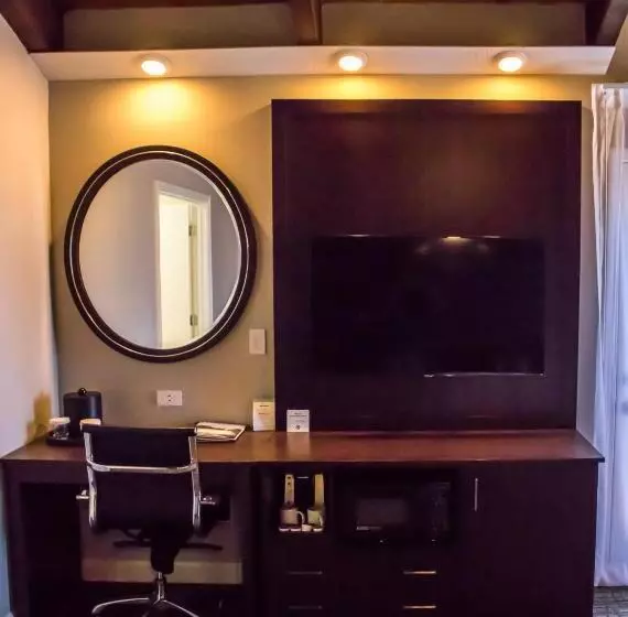 Deluxe-huone Parveke, Munras Inn