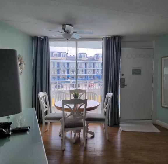 Deluxe Suite Sea View, Nassau Inn