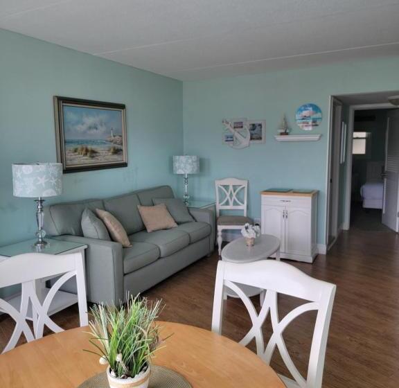 Deluxe Suite Sea View, Nassau Inn