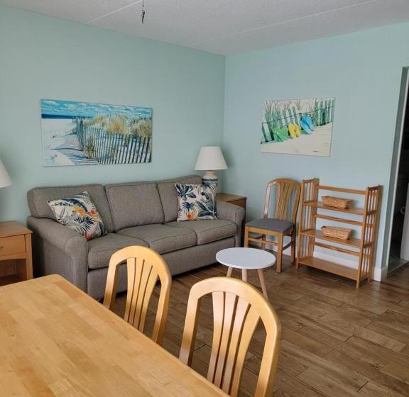 2 Bedroom Apartment Pool View, Nassau Inn