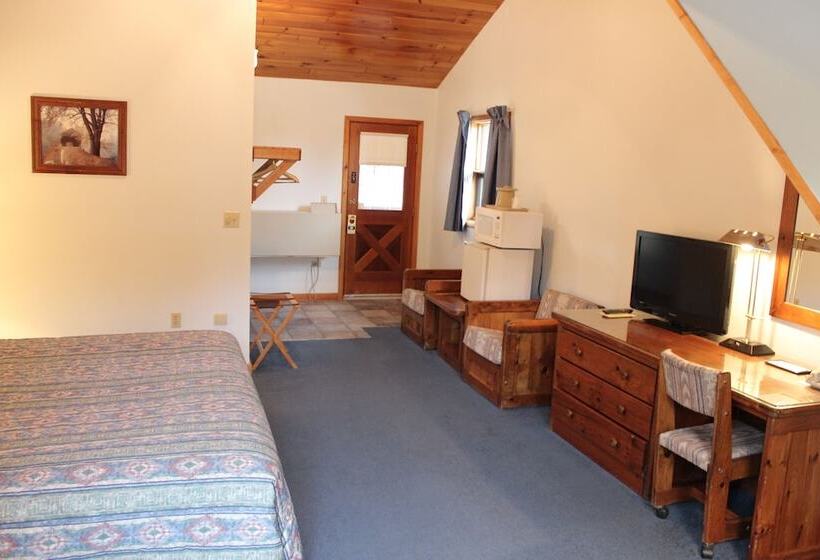 Номер Deluxe Кровать Кинг, Nootka Lodge