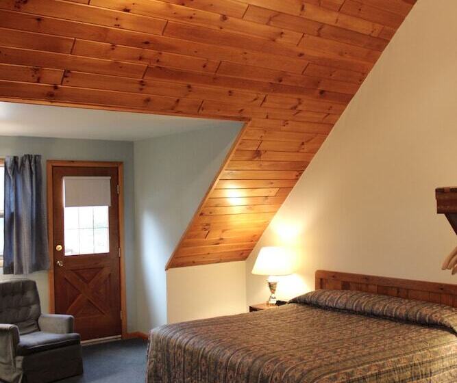 غرفة ديلوكس سرير كينج, Nootka Lodge